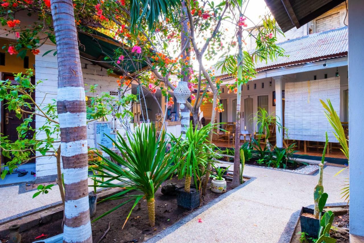 Oyo 1373 Chili Gili Hotel Gili Trawangan Exterior photo